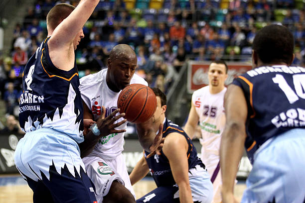 球队氛围融 球队氛围融