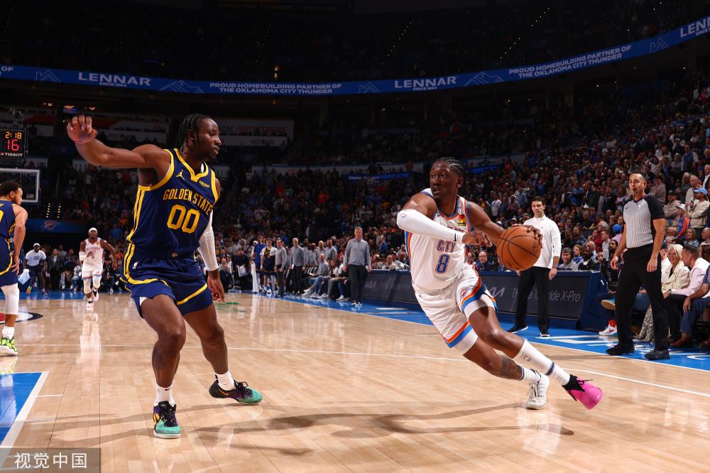 并转身注视 并转身注视